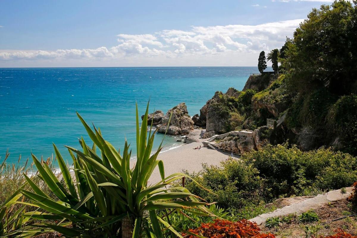 Apts Burriana Nerja Extérieur photo