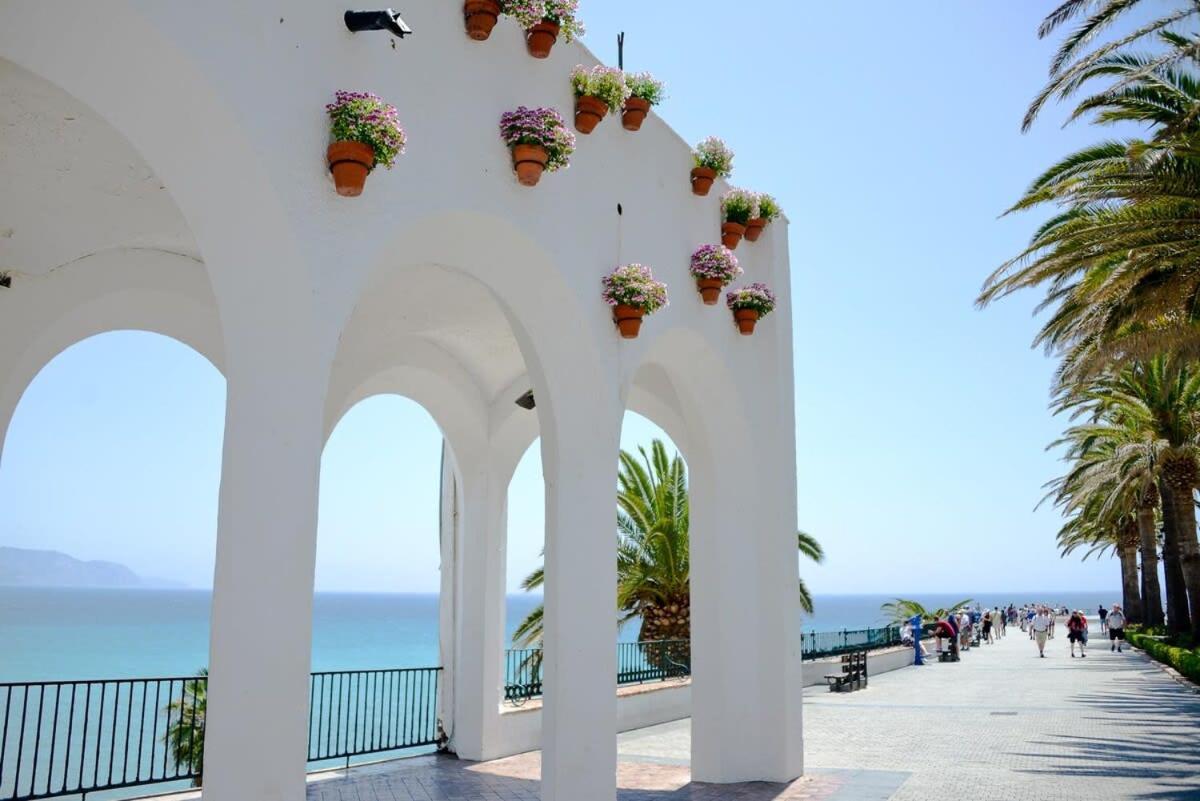 Apts Burriana Nerja Extérieur photo